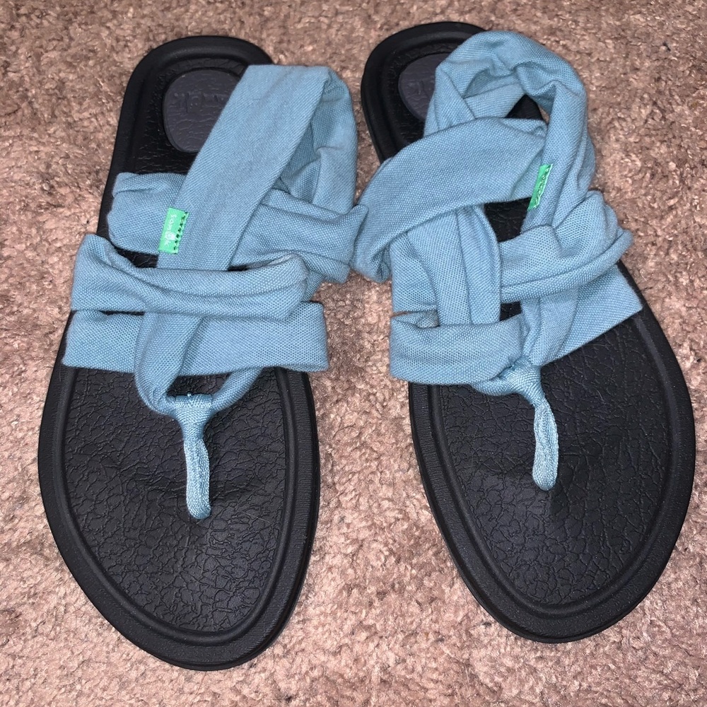 Sanuks